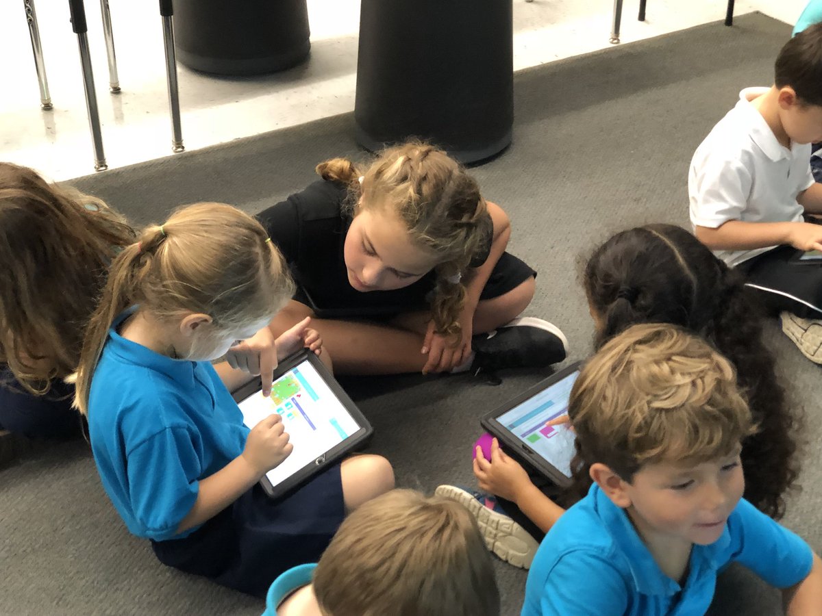 tgbeach's tweet photo. VPK and Headstart coding for the #HourofCode w/the help of 4th graders. #VCSKindnessInspires #IRESthebest #VCSHourofCode @CCrkvenac https://t.co/lvTRYz4O5l