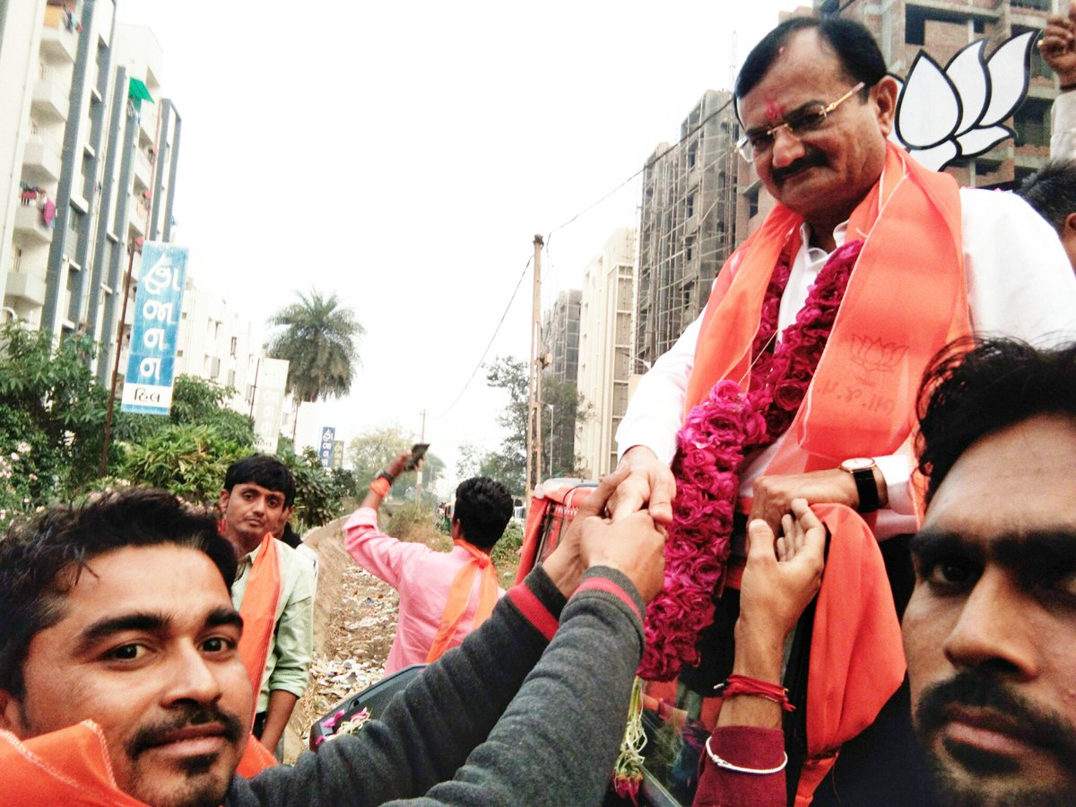 lalitdhamel's tweet image. વટવા વિધાનસભા લોકપ્રિય ધારાસભ્ય ગુજરાત નાં ગૃહ મંત્રી @Pradipsinh_mla  સાહેબ ની લાંભા વોર્ડ માં લોક સંપર્ક રેલી આપણાં પ્રદીપસિંહ બાપુ