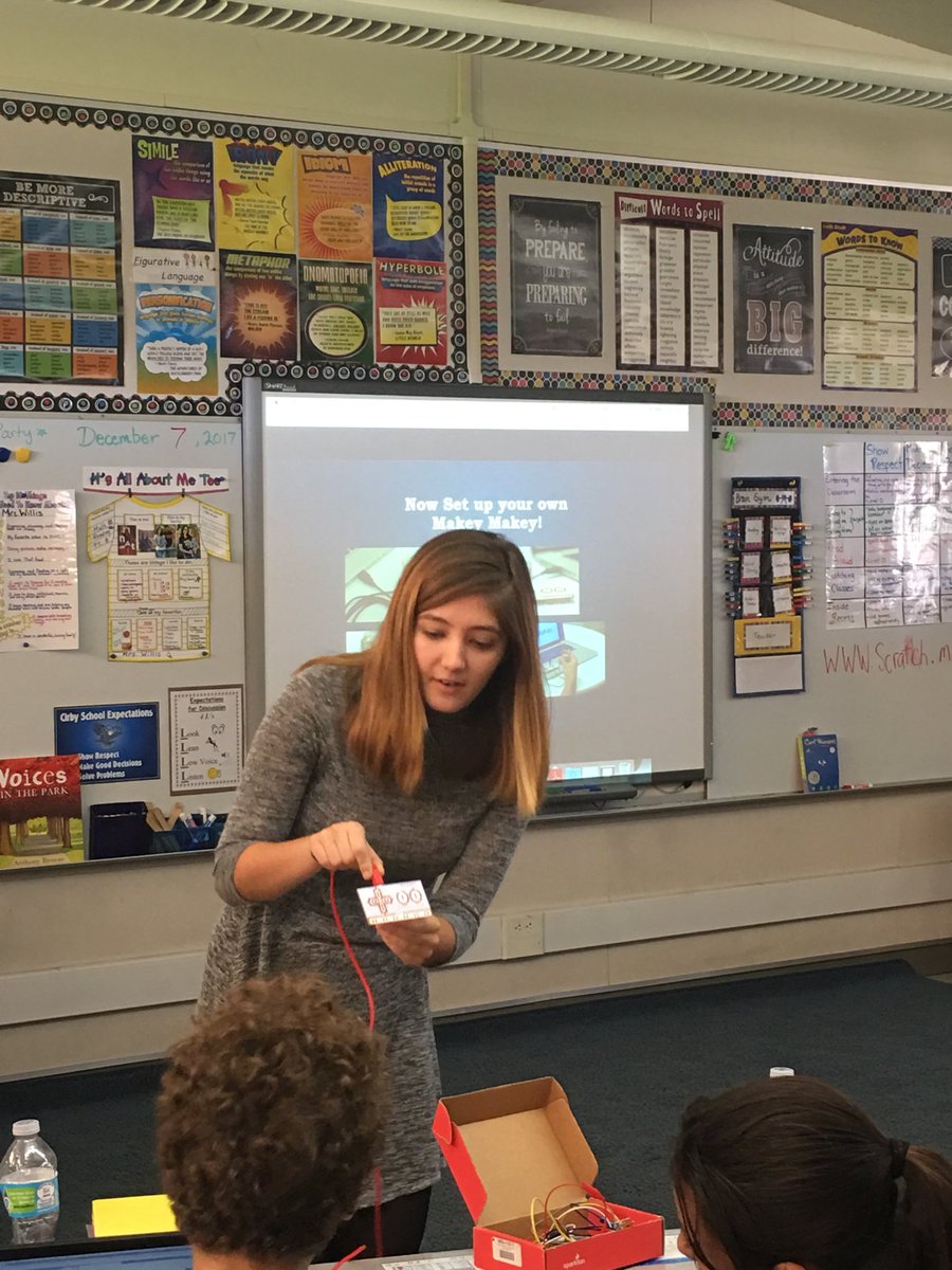 reCREATEorg's tweet photo. @rcsdcirby is learning about conductivity and setting up their @makeymakey . #americorpsvista Trina leading the program! #makervista https://t.co/BAWjIMa0ZH