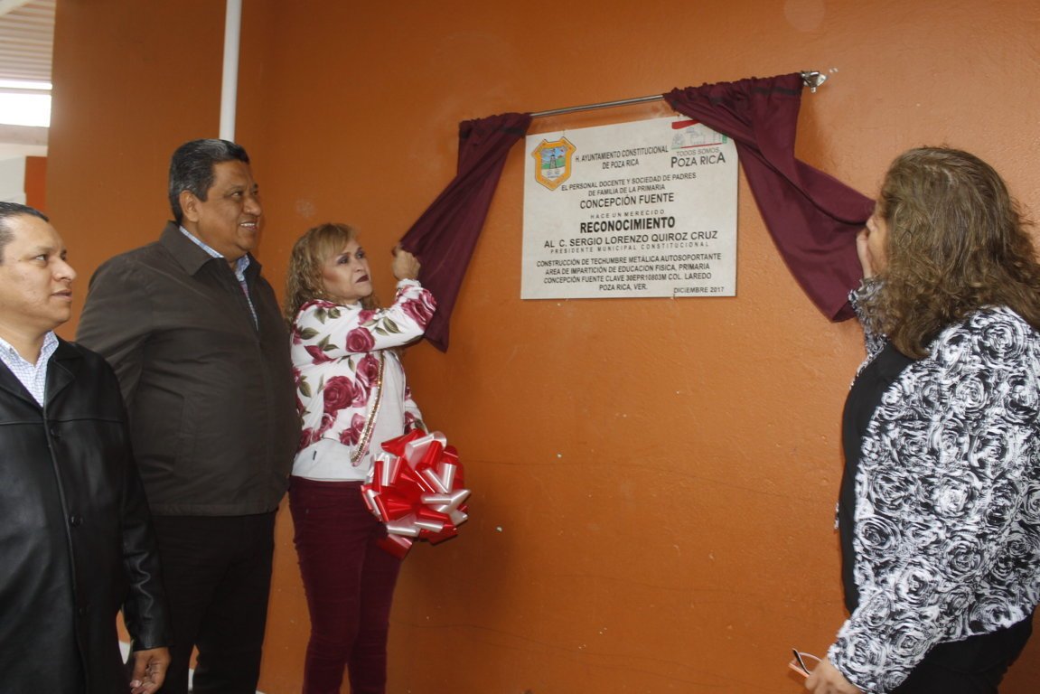 TodosSomosPR's tweet photo. El alcalde #SergioLorenzoQuirozCruz entregó un Domo en la escuela primaria Concepción Fuente e inauguró las rampas del  Puente peatonal sobre el bulevar Central Poniente https://t.co/DUhHSwqJ7D https://t.co/zXK7Cb7Aj4