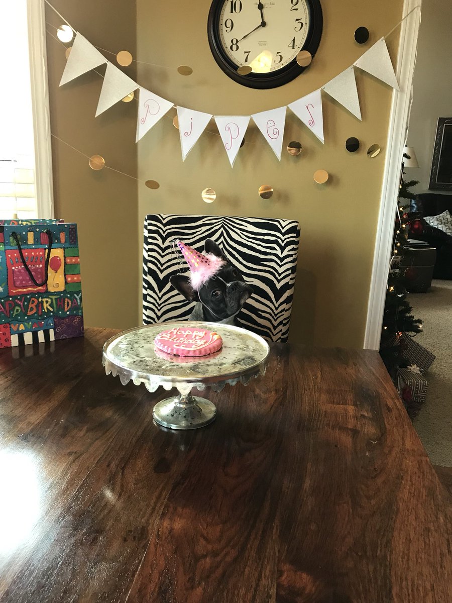 Bissett5's tweet photo. When your sister is so extra... https://t.co/C24MriJVVP