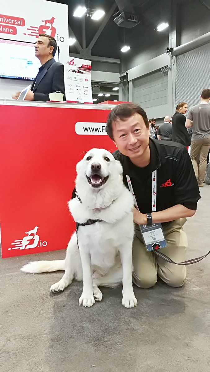 georgeyzhao's tweet photo. #SelfiewithFDio with Kona @FDioProject https://t.co/7kKnYlI1OP