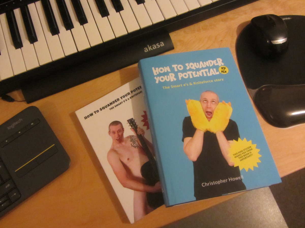 shadowplaykf's tweet image. "How To Squander Your Potential" is now shipping! Looking forward to reading the new book - so weighty. Bonus shot of the original version too :)

Grab yours here:

musicmondays.databeats.com/merchandise/mm…

Or with bonus vinyl here:

musicmondays.databeats.com/merchandise/mm…