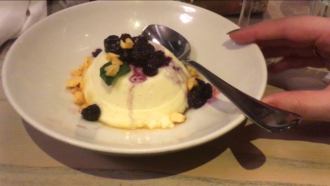 chris_bazzer's tweet photo. @GreggAWallace hey second cousin, check out my panna cotta! #nobutseriouslywereallyarerelated https://t.co/rRTjaBKere