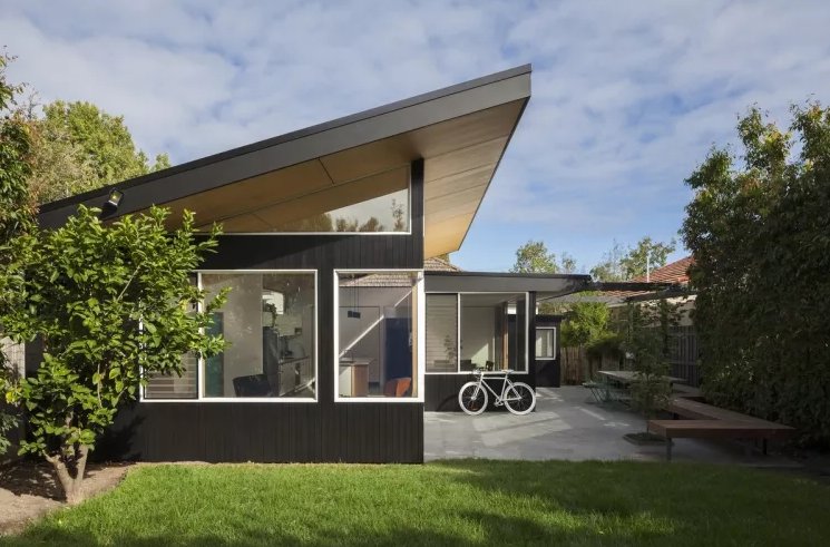 Trendsideas's tweet photo. This new family home is the result of extensive collaboration between the architect, home owners and a bespoke cabinet maker.

Read the story here: https://t.co/twppMuy7rz https://t.co/cSBAmZh6xj