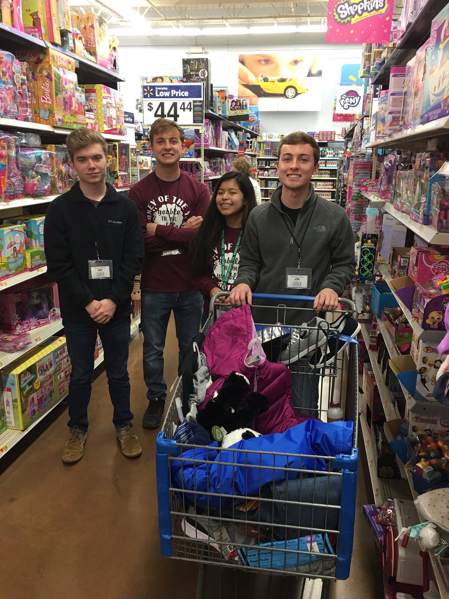 HendersonSchool's tweet photo. Colonels Corner students raised $8,000 this year withTurkey of the Year Contest.They adopted 50 kids this year for Christmas @HCHSColonels https://t.co/qBZfJUIR0i
