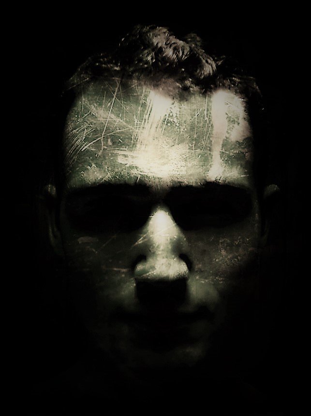 shadowplaykf's tweet image. New delivery today... Big ups to Lee Idealz, Luna-C and all Kniteforce family. Details to follow...