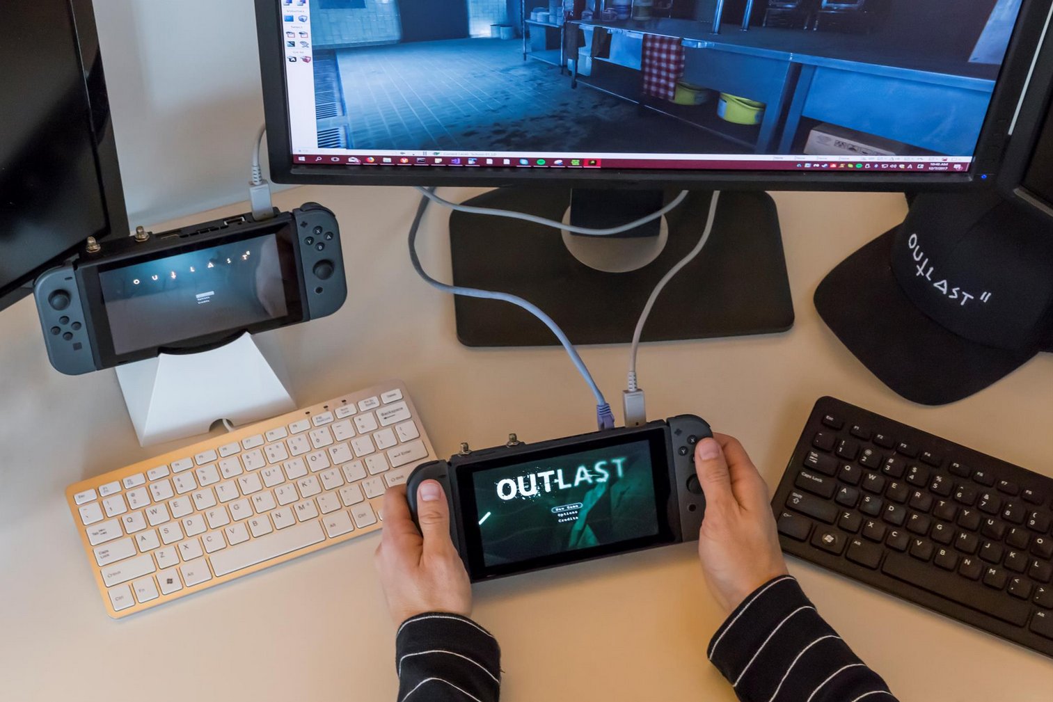 Facilitar Oblicuo Destructivo Nintendeal on Twitter: "A rare look at the Nintendo Switch dev kit in  action. Outlast franchise coming to Switch Q1 2018.  https://t.co/RuZ9sd1fIi" / Twitter