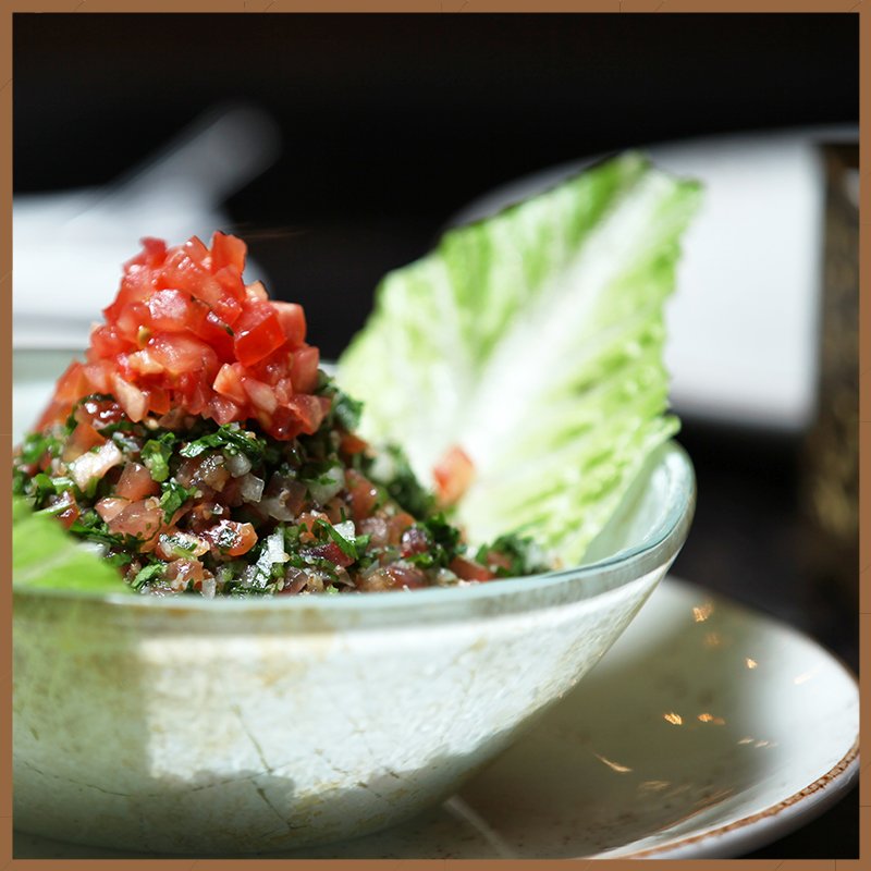 alabirrestauran's tweet photo. Heaps of parsley, mint and lemon juice. 
A perfect accompaniment to any main meal or even perfect as a main meal. #Tabouleh
- 
Biraz maydanoz, nane ve limon suyu. Her ana yemeğiniz yanında leziz bir salata, hatta tek başına bile bir öğün olabilir. #Tabbule https://t.co/anNGDAJTBl