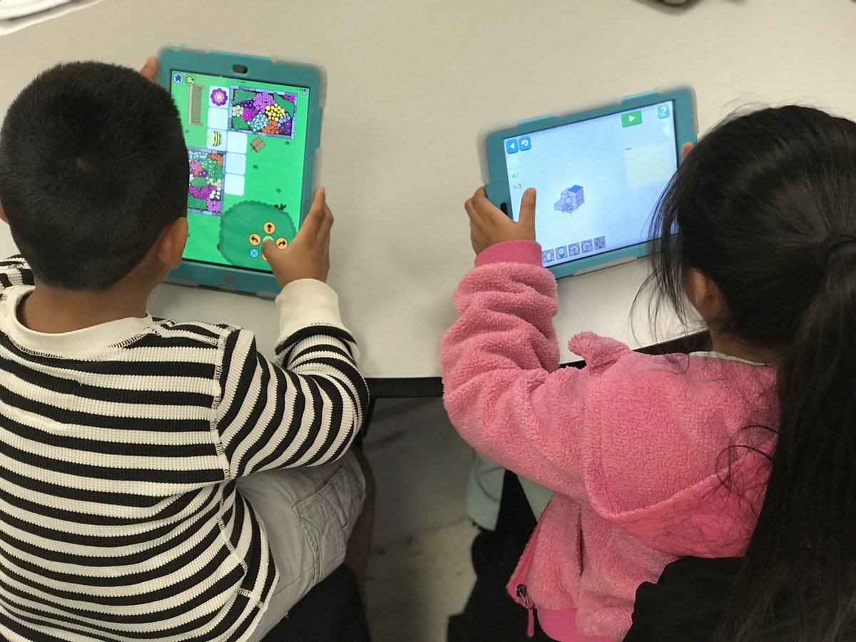 greenway_ashley's tweet image. My first grade computer scientists! @ElmStreetElem @RCSWolvesPLN #RCSHourOfCode #TeachRCS #HourOfCode2017