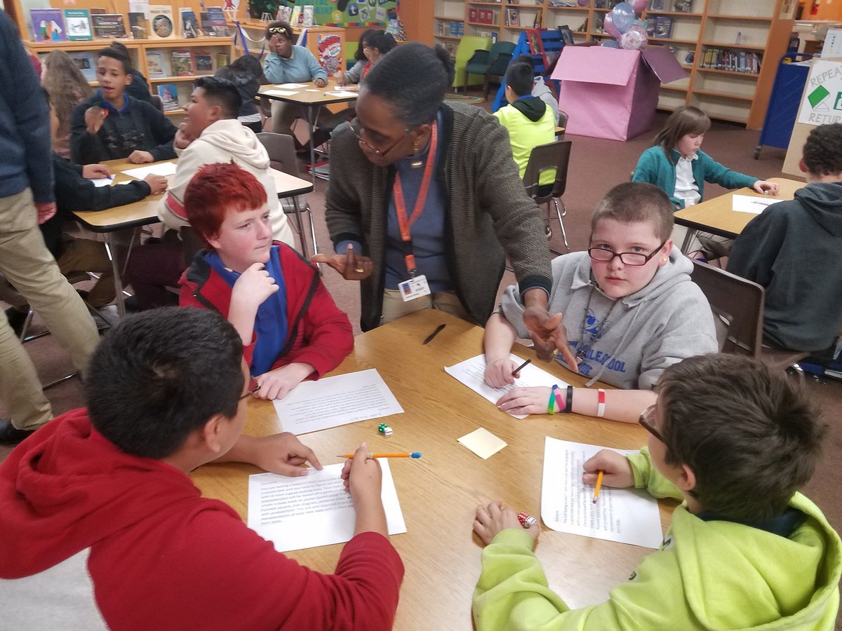 cindy_shoaf's tweet photo. #FunwithGenetics Punnett square  and Probability grade Math and Science Collaborative PBL! Today starring Mr. Daney and Mrs. Freeman's classes #BetheChange #LexMidSchool @smgaillard @LCSJackets #JacketPride https://t.co/Ln4PVyGLpc