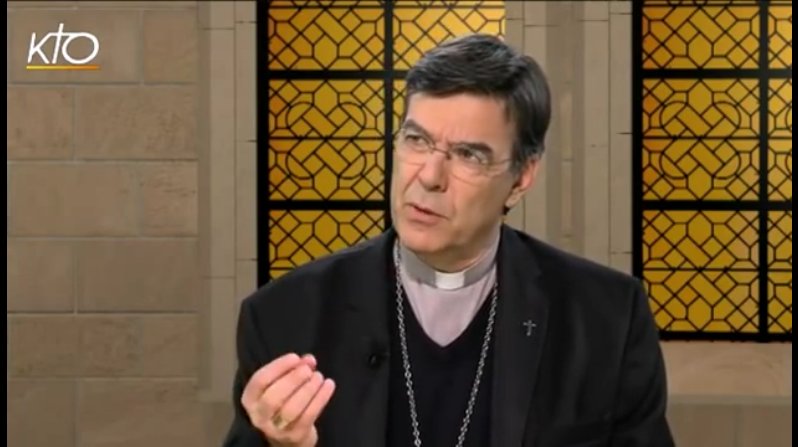 Blasphemons's tweet photo. L'#archevêque de Paris nouveau est arrivé! Anti #PMA, #GPA, #euthanasie... #MichelAupetit, interrogé sur le #mariage pour tous, répondait: "Pourquoi pas la polygamie, l’inceste, l’adoption d’un enfant par un frère et une sœur?" Digne successeur de l'#homophobe André Vingt-Trois! https://t.co/niwcJASQ7M