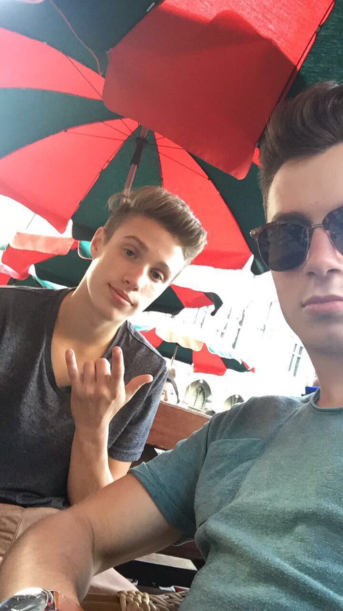 _guthrie14's tweet image. Happy birthday duuuuuuude. Still such a young gun @Timbit_BB