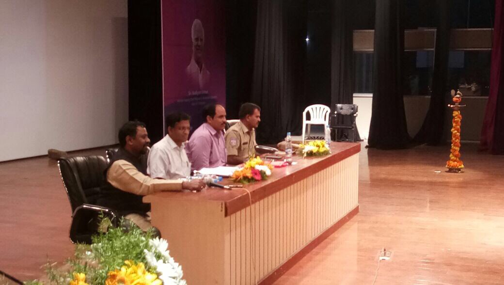 jaagobadlobolo's tweet photo. #jaagobadlobolo #TOT in JNTU for Kasturba Gandhi Balika Vidyalayams. https://t.co/nfv0WZBvTm