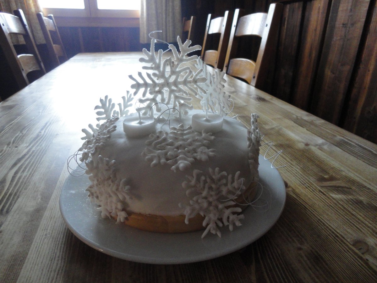 SkiVive's tweet photo. Stay with Ski Vive this #Christmas period and try our amazing, home baked, #Christmas cake! https://t.co/88YhtFgfKB