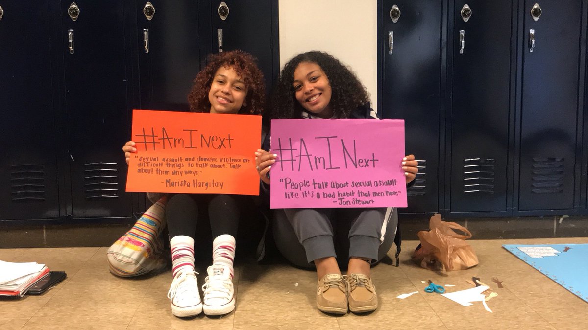 AmINext3's tweet photo. Love and support around school, we’re loving it🖤 #AmINext https://t.co/sBUsSX68Bb