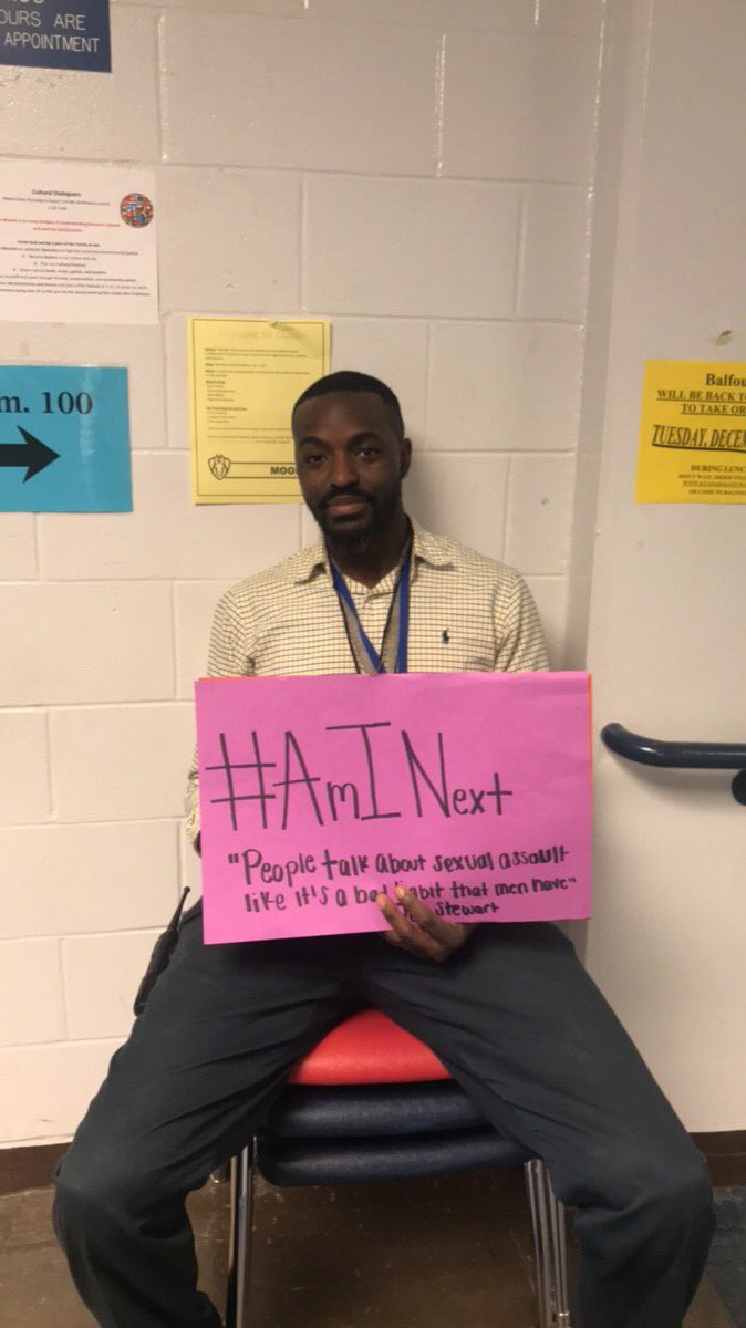 AmINext3's tweet photo. Love and support around school, we’re loving it🖤 #AmINext https://t.co/sBUsSX68Bb