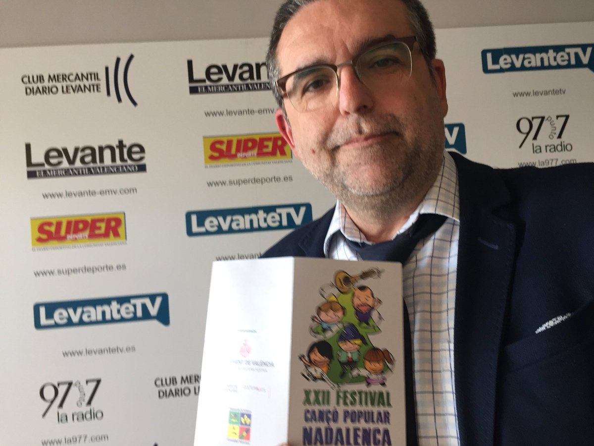 elmusicjr's tweet image. Esta mañana en @Levante_TV comentando los detalles de este gran Festival de cançò Popular Nadalenca. Organiza. @fedfolklorecv patrocina @AjuntamentVLC #NuestrasTradiciones