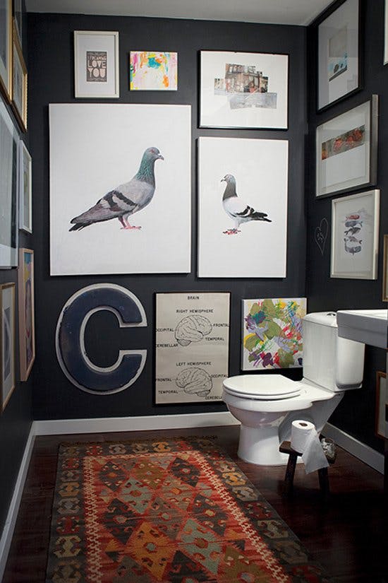 ivy_dalton's tweet photo. Lots of #artwork can be an unexpected way to spruce up a bathroom. #interiordesign  https://t.co/fMuFcpndVJ https://t.co/YA9AnHexJt
