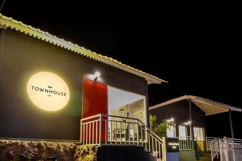 oyorooms's tweet photo. Goa’s first OYO Townhouse is today’s talk of the town! 5 minutes from the Ashvem beach, it hosts 9 cottages with 30 airy rooms for you to soak in the Goa vibe and make your stay worthwhile! https://t.co/KvbkqdanQO https://t.co/QlbqdfmFWc