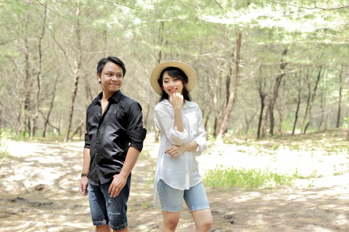 Weekend ini banyak PR, salah satunya sortir 10 foto yang bagus - bagus kaya gini dari 400 foto. Siap - siap jereng matanya. 😐😐😐