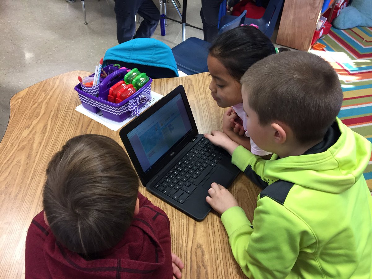 ColemanSJSD's tweet image. 1st graders in @gabberts63 class participating in #ThehourofCode #HourOfCode2017 #sjsdproud