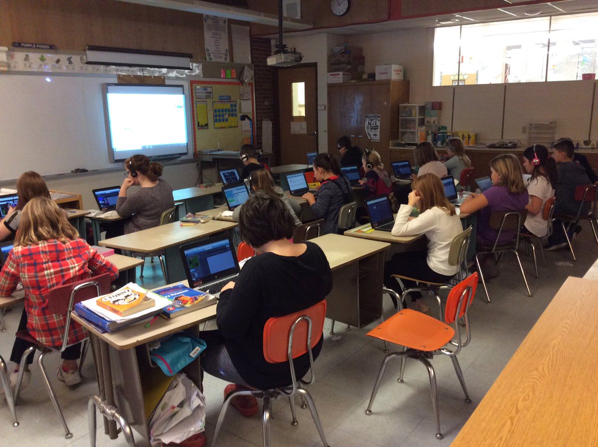 mrperrysclass's tweet photo. #HOURofCODE https://t.co/oznQMisRvS