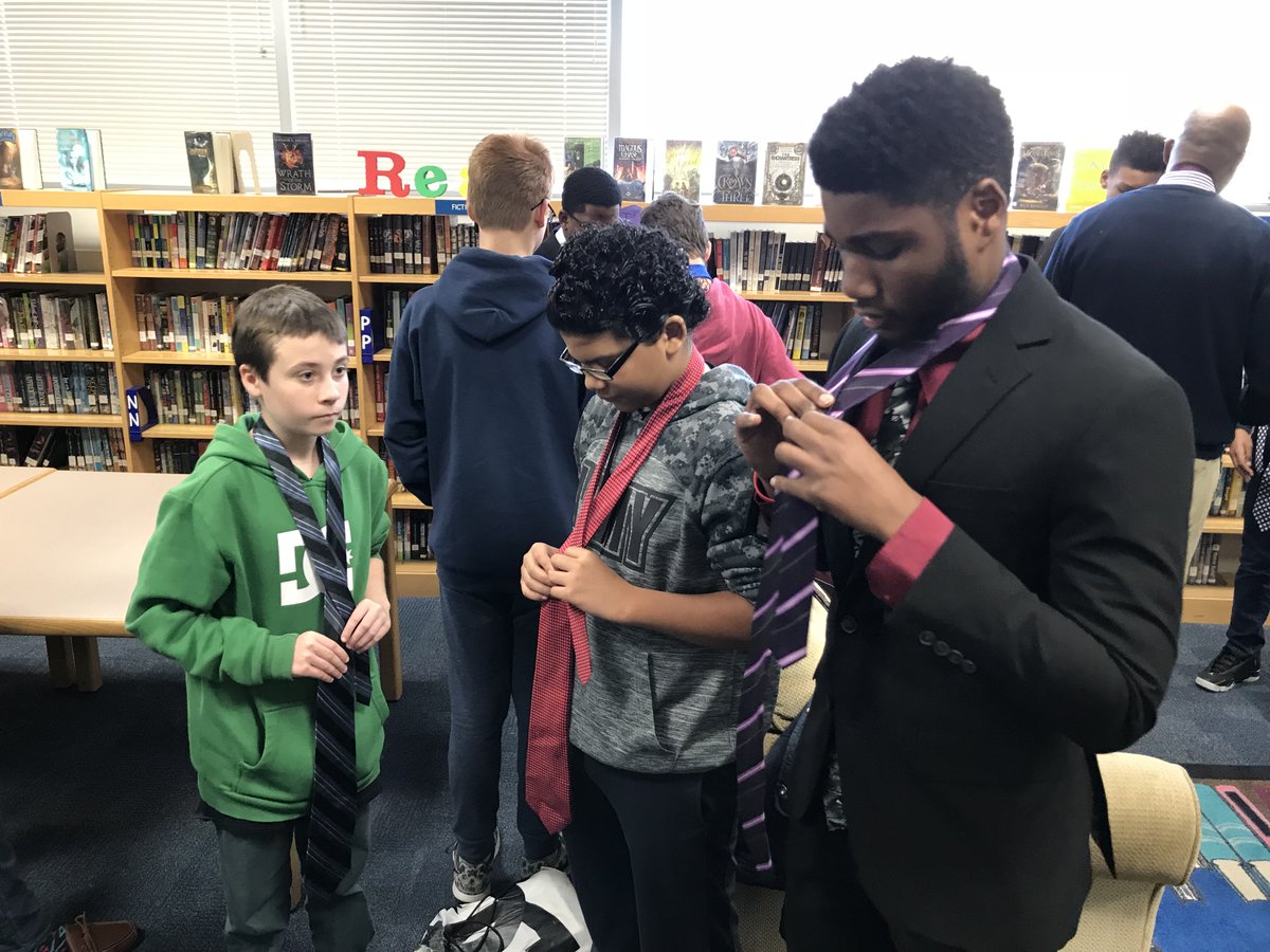 lipscomb's tweet image. Today Collegiate 100 chapter delivered neckties to the 8th grade young men of Head Middle Magnet.
After a successful donation drive with a goal of 150 ties, they exceeded expectations with a total of 464!
And they didn't just drop them off.