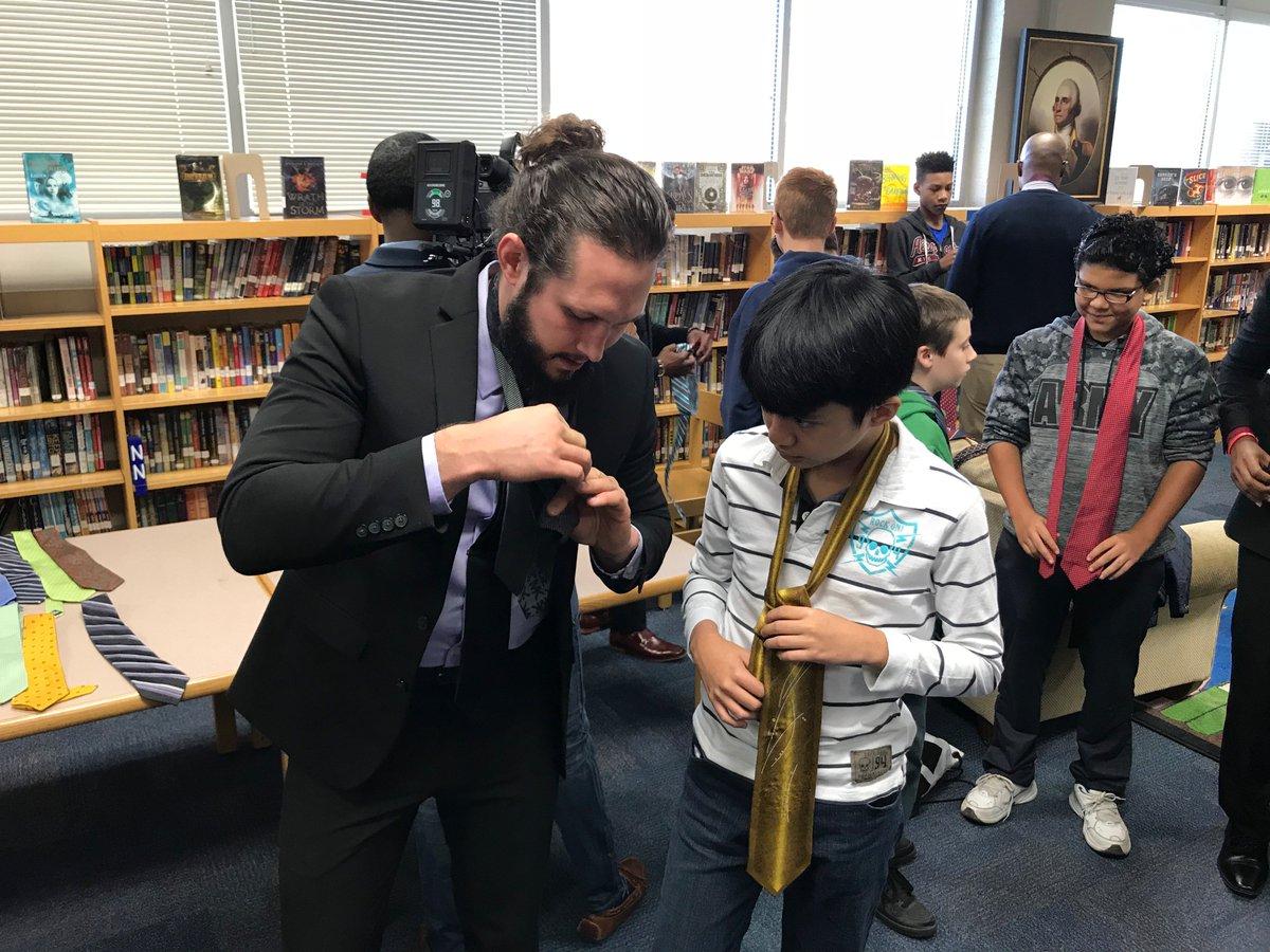 lipscomb's tweet image. Today Collegiate 100 chapter delivered neckties to the 8th grade young men of Head Middle Magnet.
After a successful donation drive with a goal of 150 ties, they exceeded expectations with a total of 464!
And they didn't just drop them off.