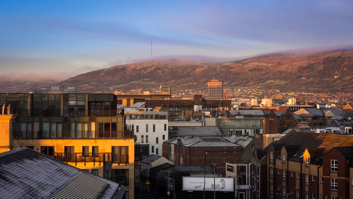 jonnyclyde's tweet photo. The first light catching Belfast’s city skyline and chasing the morning mist off Divis Mountain https://t.co/uGawhpMaJI