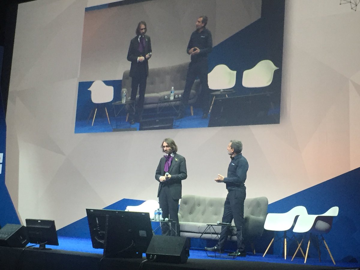 OSS_Paris's tweet image. Arrivée de @VillaniCedric à #OSSParis17 pour présenter sa mission sur l’IA et clôturer l’édition 2017