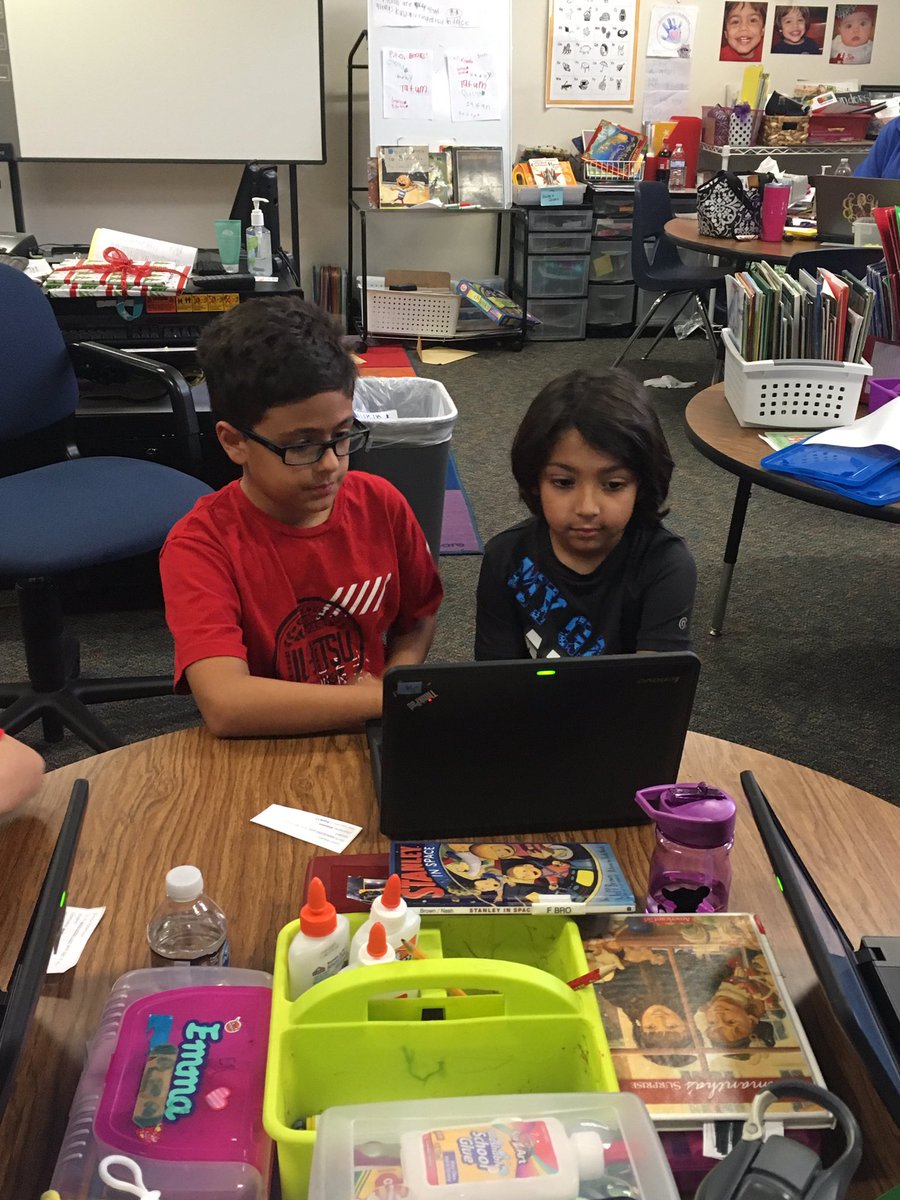 lisaparks516's tweet photo. Hour of Code is here! @FrankKISD 5th graders paired with 1st grade coders. https://t.co/0pwNRNf2lT
