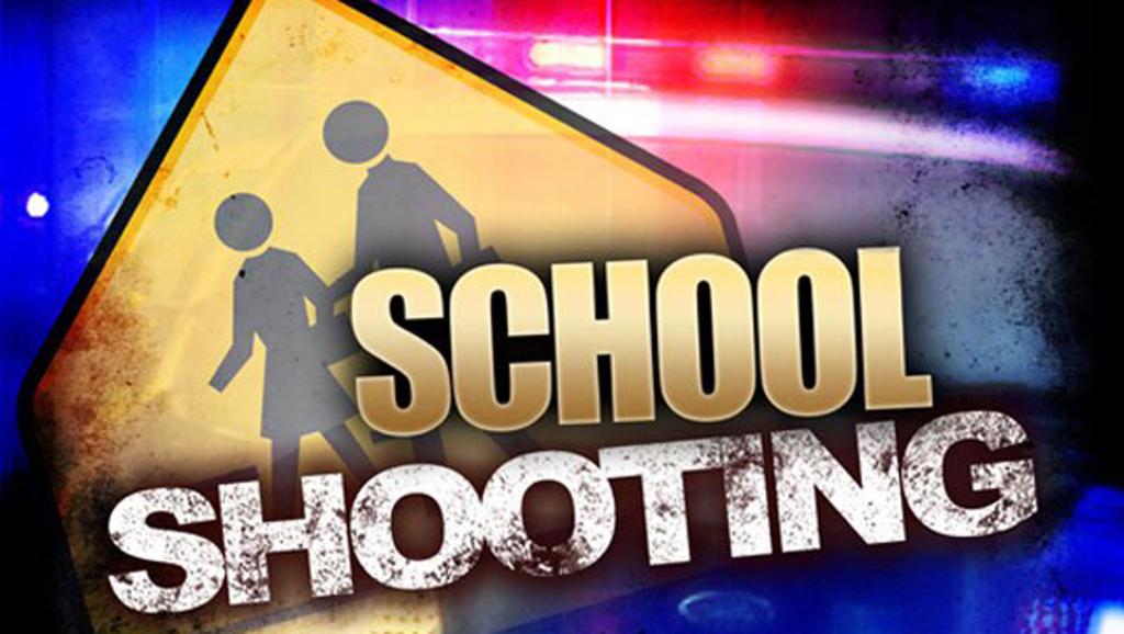 CBSNews's tweet image. DEVELOPING: Sheriff&apos;s officials say they&apos;re responding to a shooting at Aztec High School in Aztec, New Mexico cbsn.ws/2BRc1zP
