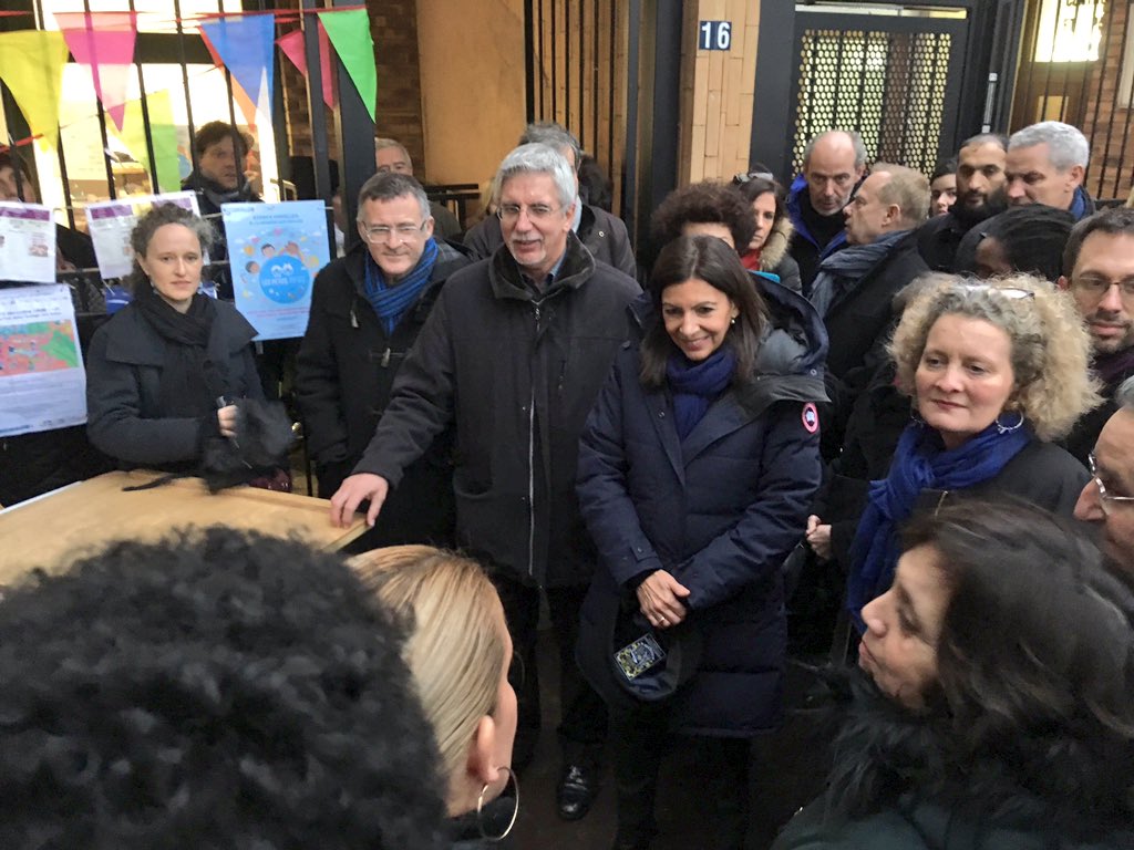 _RIVP_'s tweet photo. #Inaugiration d'un café mobile à Grange-aux-Belles #Paris10. Réalisé dans le cadre d’un chantier d’insertion ce projet est né de l'intitiative de la Fondation @Paris_Habitat en partenariat avec l'association AJAM, @ElogieSiemp, @_RIVP_ @Anne_Hidalgo et en présence de @Val_Plante. https://t.co/7X6WTbKnjZ