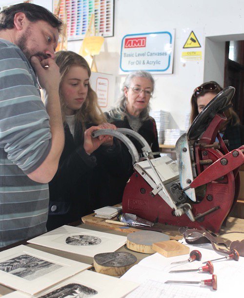 We are looking forward to seeing @KeithAPettit in action on Saturday - do come along and see wood engraving in action.