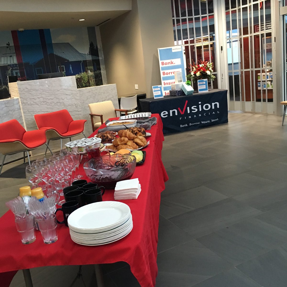 GandhamKay's tweet photo. Breakfast is served. #holidayfun @EnvisionFin @KCMDSena https://t.co/tZijJoGcis