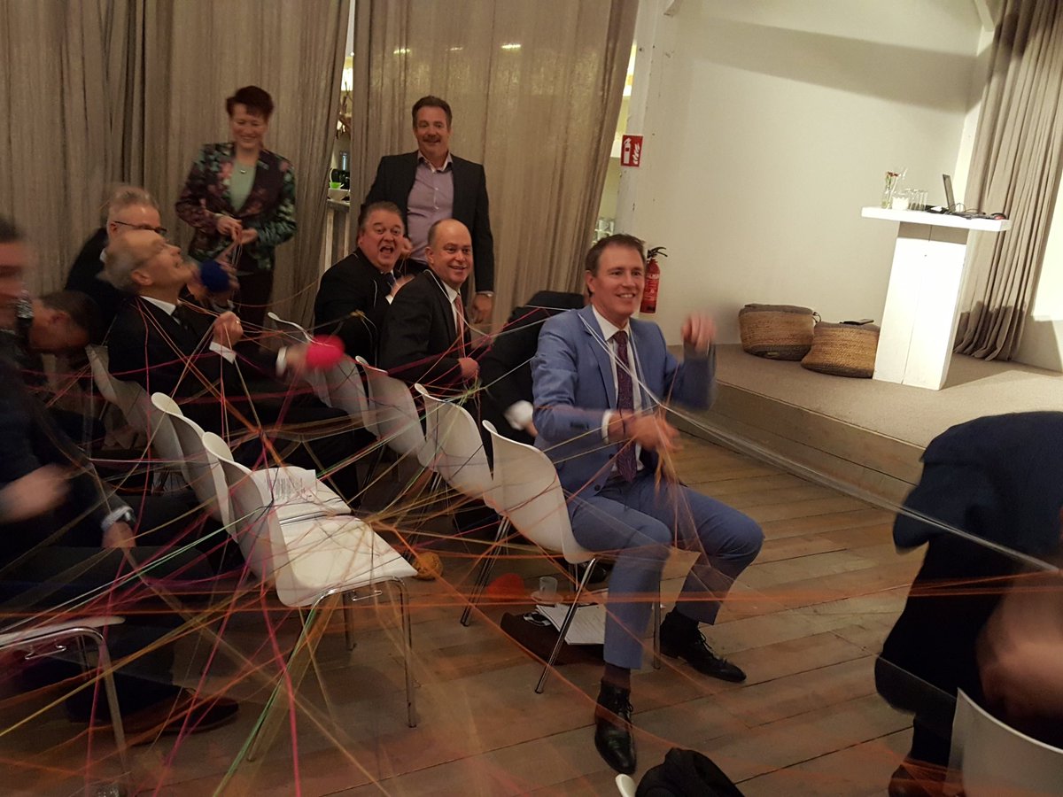 Een gezond robbertje vechten is goed voor de samenwerking. Actief netwerken ook als leden  vereniging NVVB.