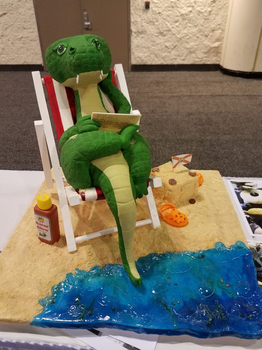 Fondantsource's tweet photo. Happy #Thursday! Today we are throwing it back to these extremely creative "Under the #Sea" themed #cakes we found at @CakeFair held back in October. #Delicious! #TBT https://t.co/lxFOwgQIKo