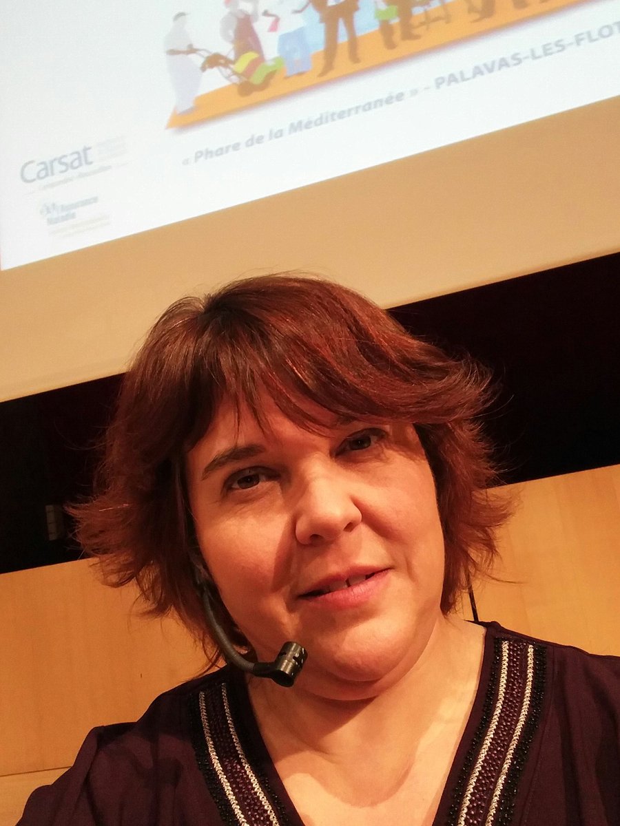 Sophie_M34's tweet photo. @Guerlavais A chacun son micro ! Ici debut de la remise des 6emes trophées de la #prevention de la #CARSATLR dans 1h. @PalavasCongres https://t.co/x5qSLeOqzh