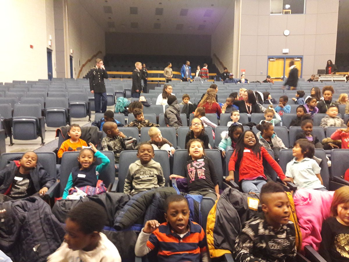 MrsBiteng114's tweet image. We&apos;re ready to see The Polar Express! #TriangleKinders #ThePolarExpress