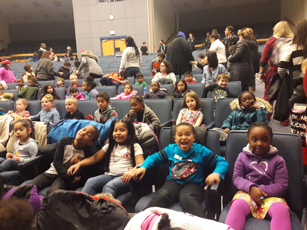 MrsBiteng114's tweet image. We&apos;re ready to see The Polar Express! #TriangleKinders #ThePolarExpress