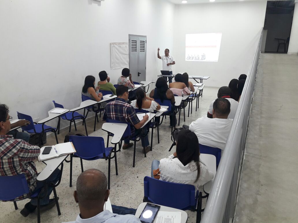 DORISPIZARROM1's tweet photo. #7Dic2017 Dra Doris Pizarro #SecDesarrSocialYParttic de la @GobValle #ProgramaAsojuntas "Asistencia Tecnica Organizaciones Sociales #Jamundi https://t.co/ikg0aJJ6Oh