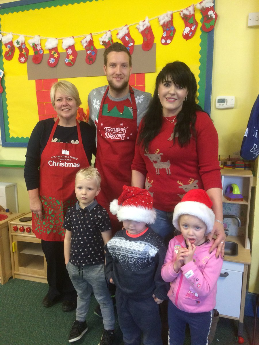 ShellvanSv's tweet image. Christmas lunch provided and served to Launceston Pre-School today @Tesco_SouthWest @GallioGary