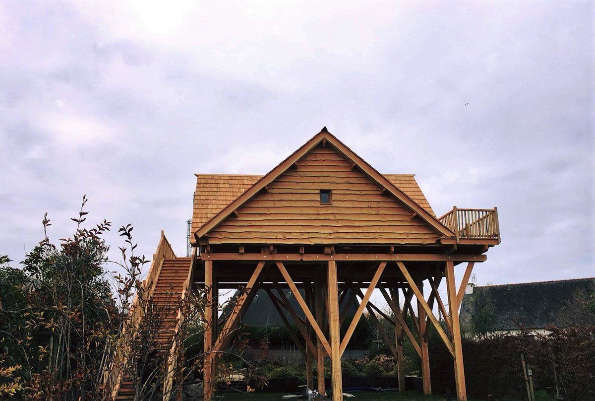 NIDPERCHE's tweet photo. Notre dernière cabane en Bretagne par @NIDPERCHE #workinprogress #nidperche #cabane #cabin #cabinlove #bretagne #treehousemaster #cabanepilotis #cabaneperchée #treehouse https://t.co/8FxmnTqX3f