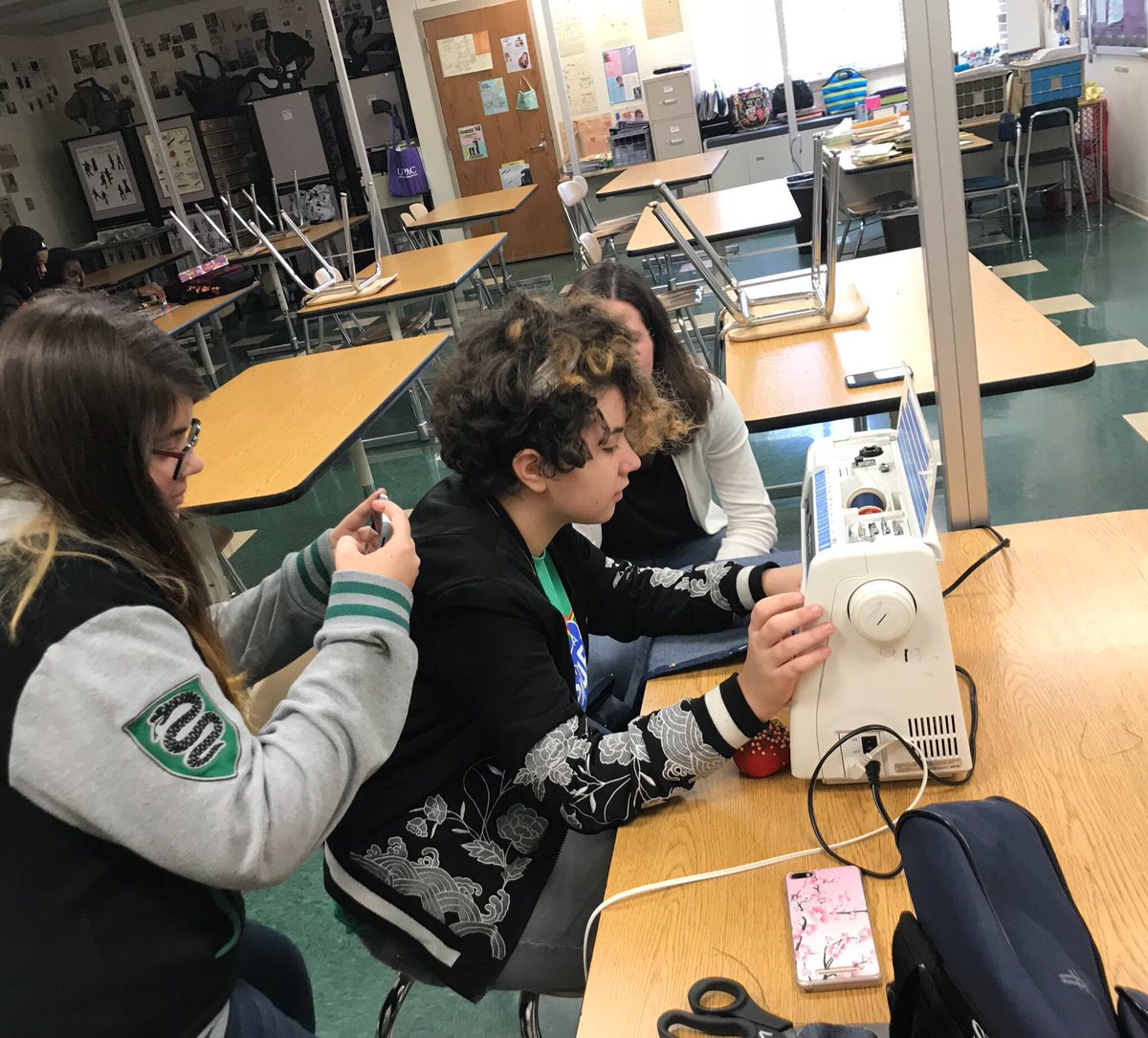 FCSPMHS's tweet photo. Helping TSA members with their Fashion Technology projects... @pennmanor @pa_fcs #SayYesToFCS #steam #crosscurricularactivity #STEM #loveit https://t.co/lGkZorqUhr
