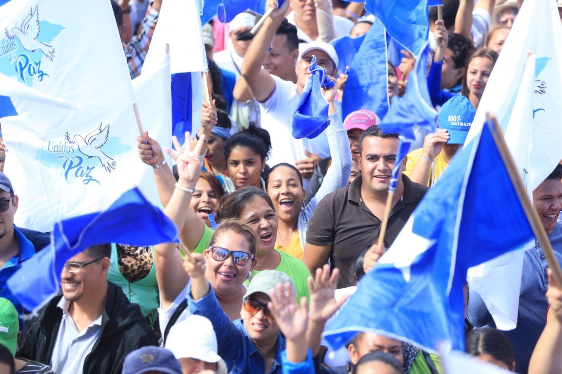 PNH_oficial's tweet photo. ¡Marcha por la paz de #Honduras! #VictoriaTotalJOH https://t.co/tLn8CvZQf6