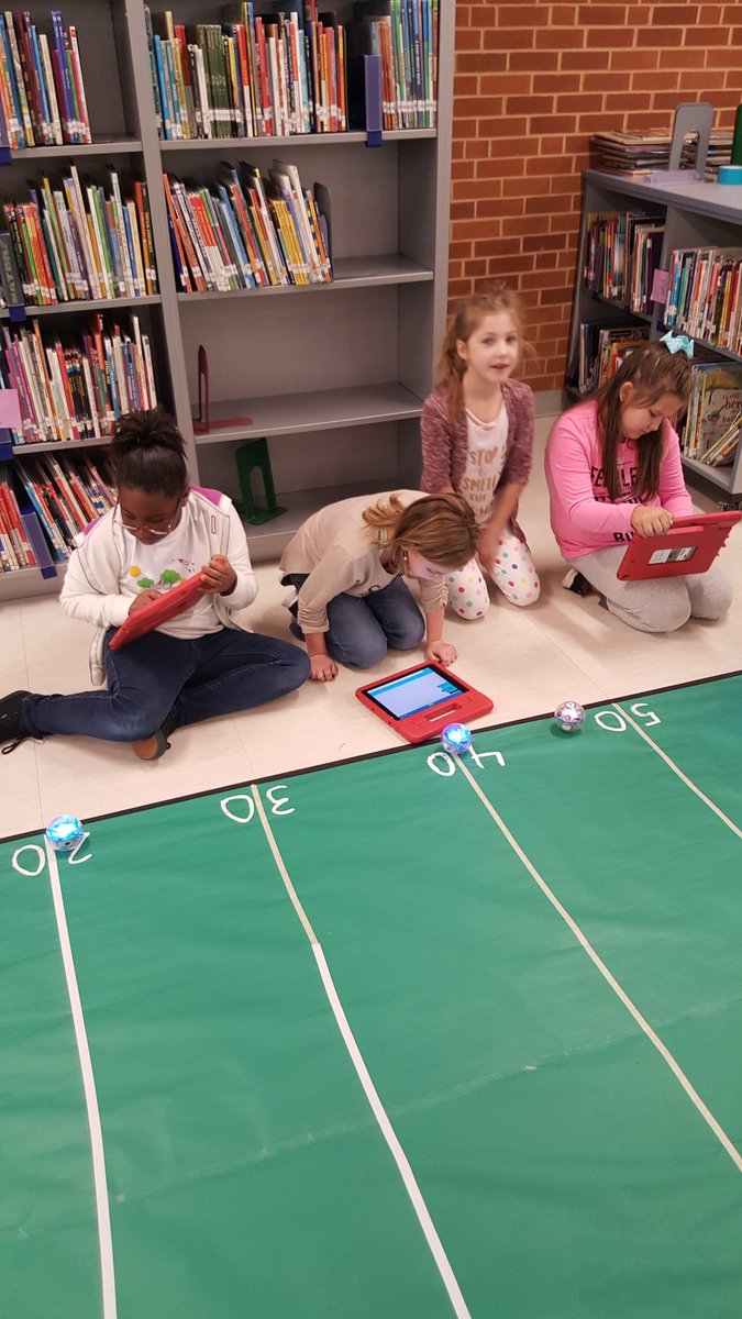 Central_ElemE4E's tweet image. Coding with Osmos, Spheros, Legos, and laptops...our team rocks! Kids coding continues! #powerofcodeOCS @EdTechRice @CEMediacenter @CES_STeMspace @A_Boleratz @MsGreeneCES