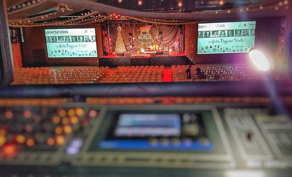 daniepret's tweet photo. Alles gereed vir vanaand se #SomerKersfees by @Weiveld #GoeieDoel #Kinderhuis @Arnojordaan @somersneil @MoniqueSteynSA @DewaldWasserfal @Ghapimusician @LiezelPieters @Dirkvdw #voorreg #dankbaar #video2screen https://t.co/ruOrKgQxao