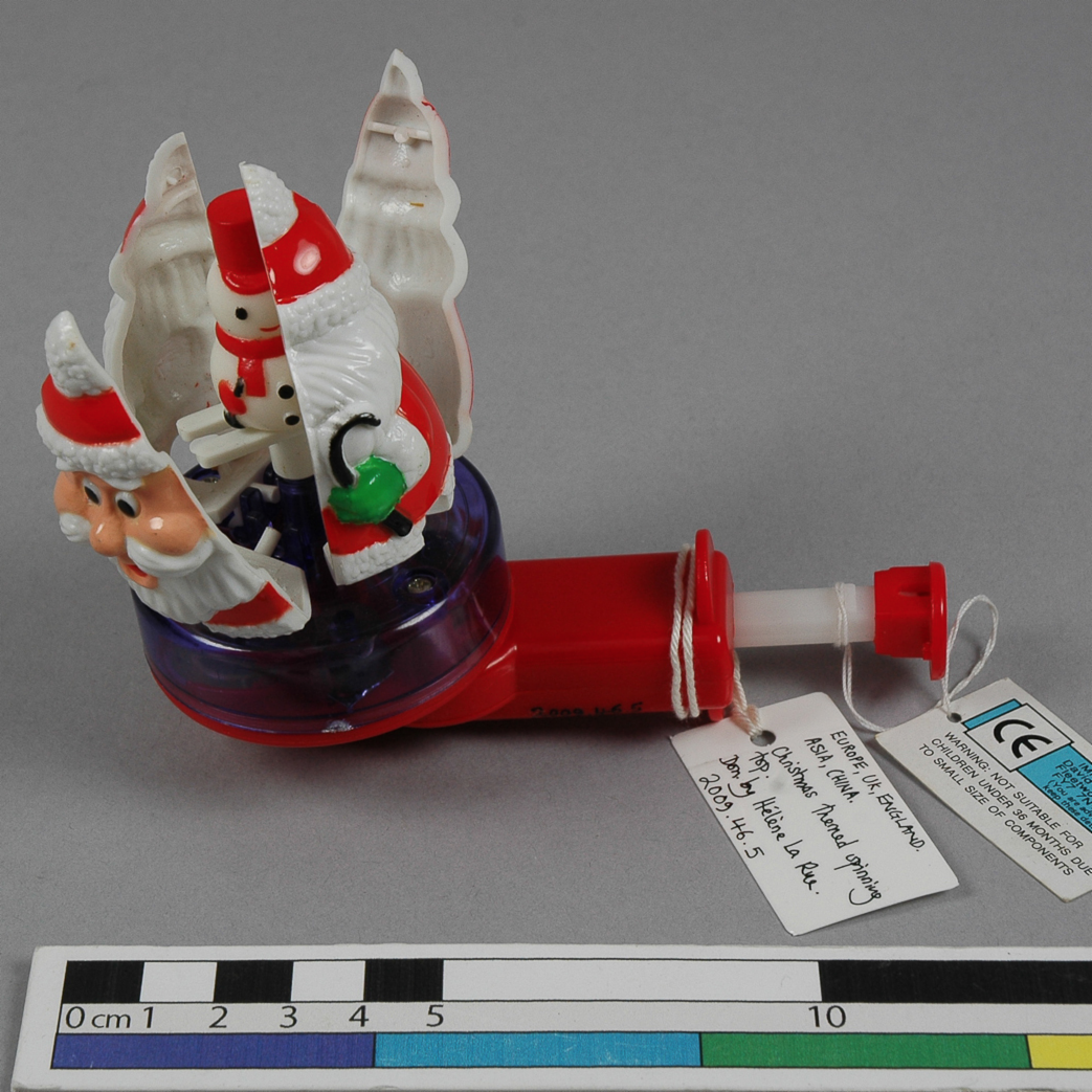 UniofOxford's tweet photo. #ThursdayThoughts: What could this fantastic plastic Christmas contraption be? Head to @Pitt_Rivers to find out whether your guess is correct! https://t.co/9wf5UhUeQG #OxAdvent https://t.co/7QFqsQgG7B