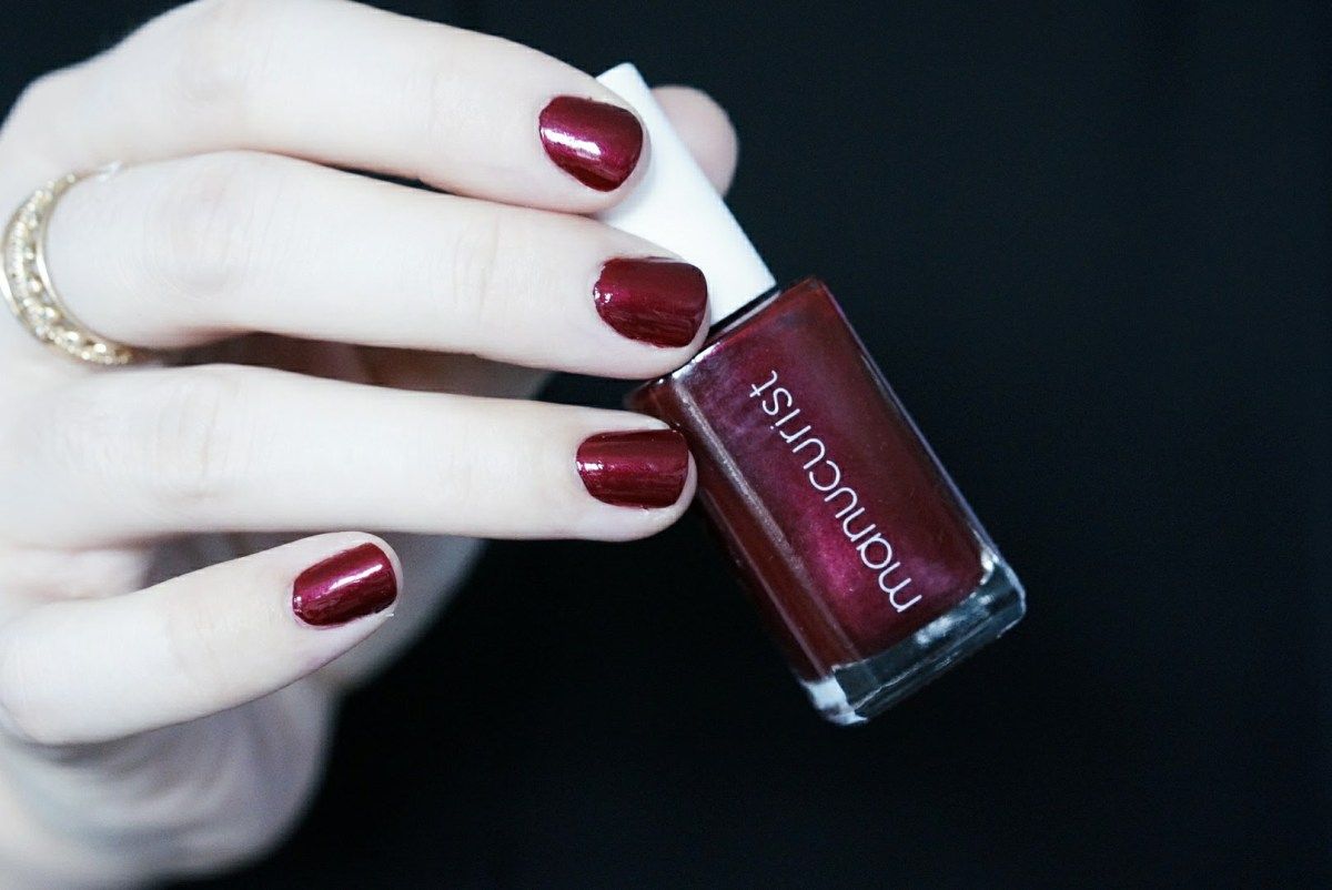 Un top coat qui apporte une brillance folle et allonge la tenue de son vernis, ça existe ! Merci <a href="/ManucuristParis/">Manucurist</a> 😊  Retrouvez ma review juste ici : bit.ly/2BO88f6
